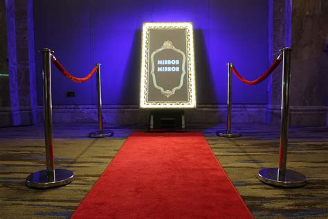 The Rise of Magic Mirror Photobooths in the Events Industry